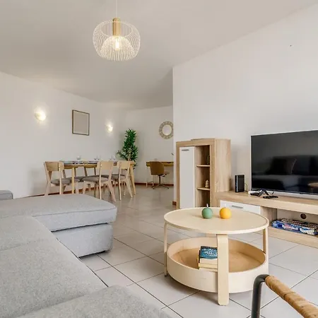 Apartman Family Friendly In By Lisbeyond Portimão