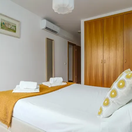 Apartman Family Friendly In By Lisbeyond Portimão