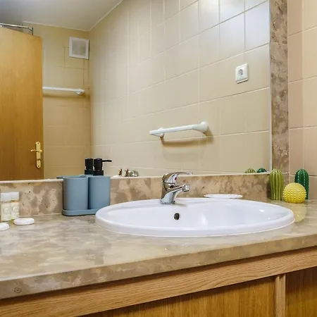 Family Friendly In By Lisbeyond شقة