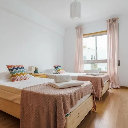 Family Friendly In By Lisbeyond * بورتيماو